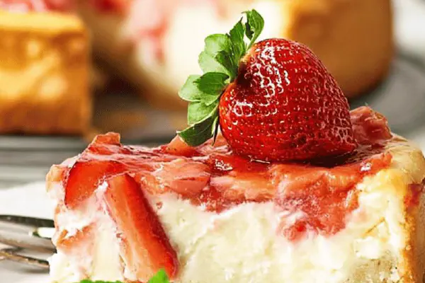 Baked Strawberry Cheesecake Twist