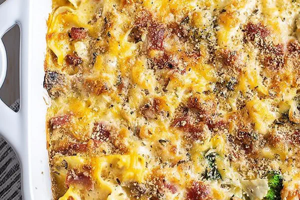 Cheesy Chicken Pasta Bake