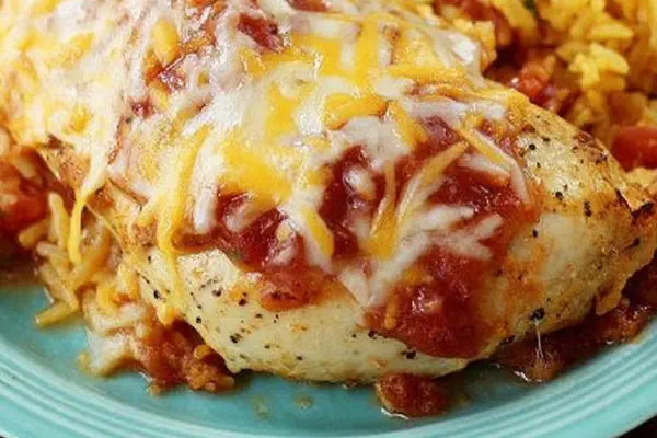 Cheesy Salsa Chicken Rice