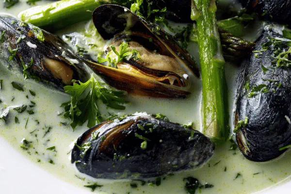 Creamy Asparagus Mussel Soup