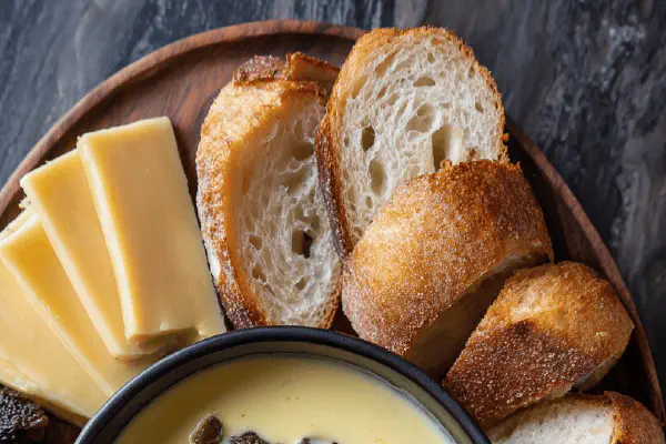 Gruyère Morel Fondue