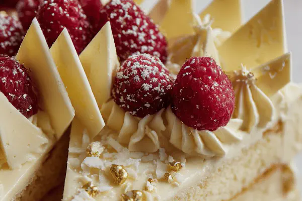 Icy White Chocolate Raspberry Cake