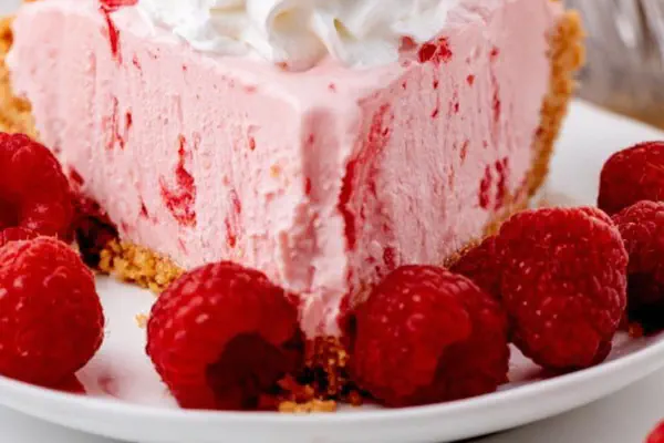 No-Bake Raspberry Pie With Gelatin Twist