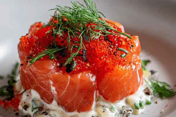 Salmon Rosettes on Creamy Fennel