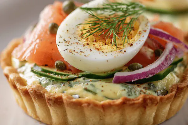 Smoked Salmon Everything Bagel Tart