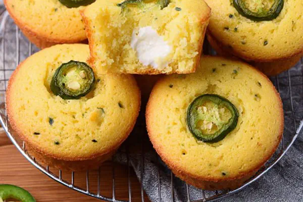 Spicy Jalapeño Corn Muffins