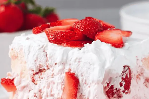 Strawberry Pretzel Parfaits